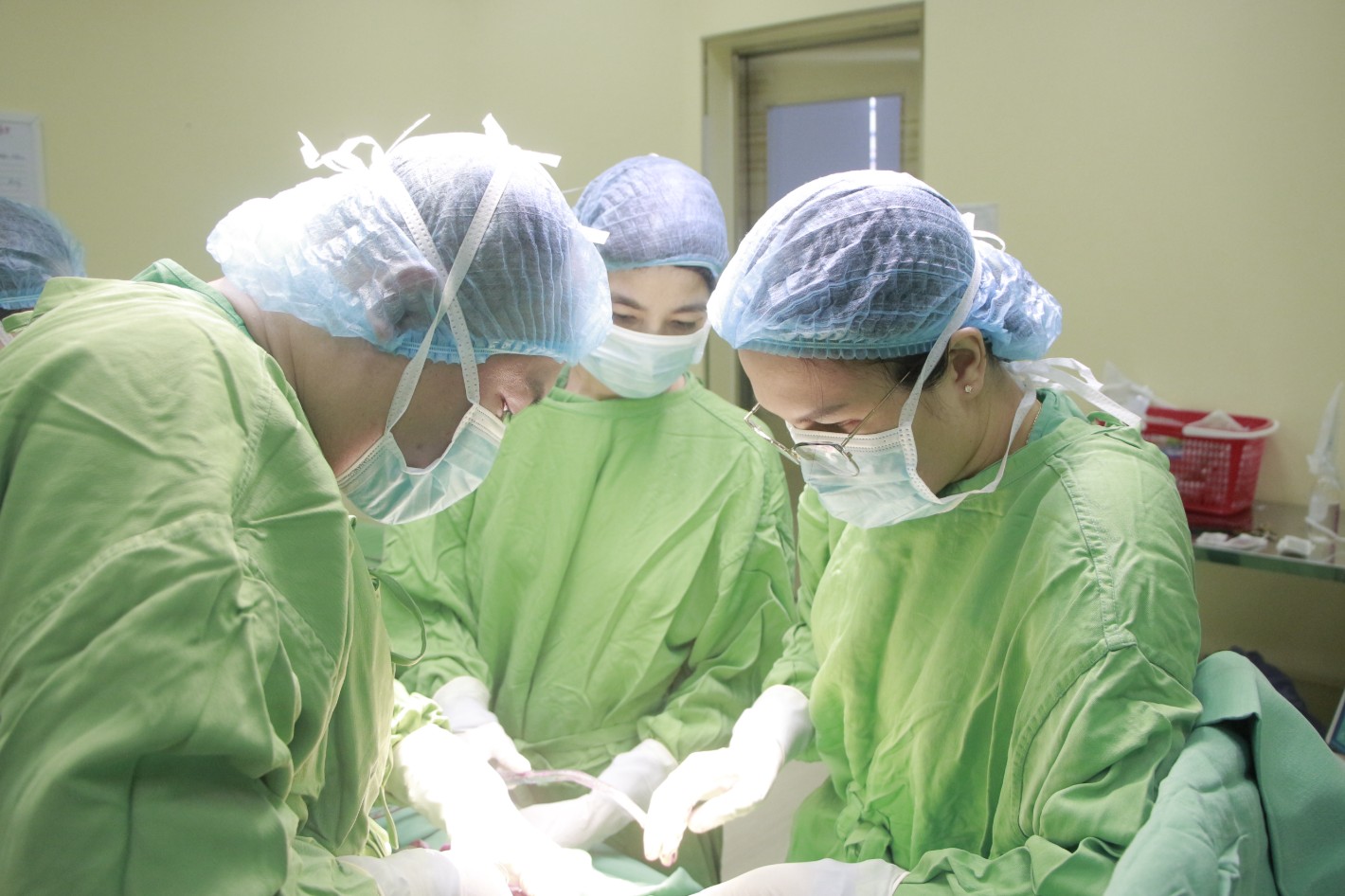 Bài học từ một ca cấp cứu thai bám vết mổ cũ tại Bệnh viện 199